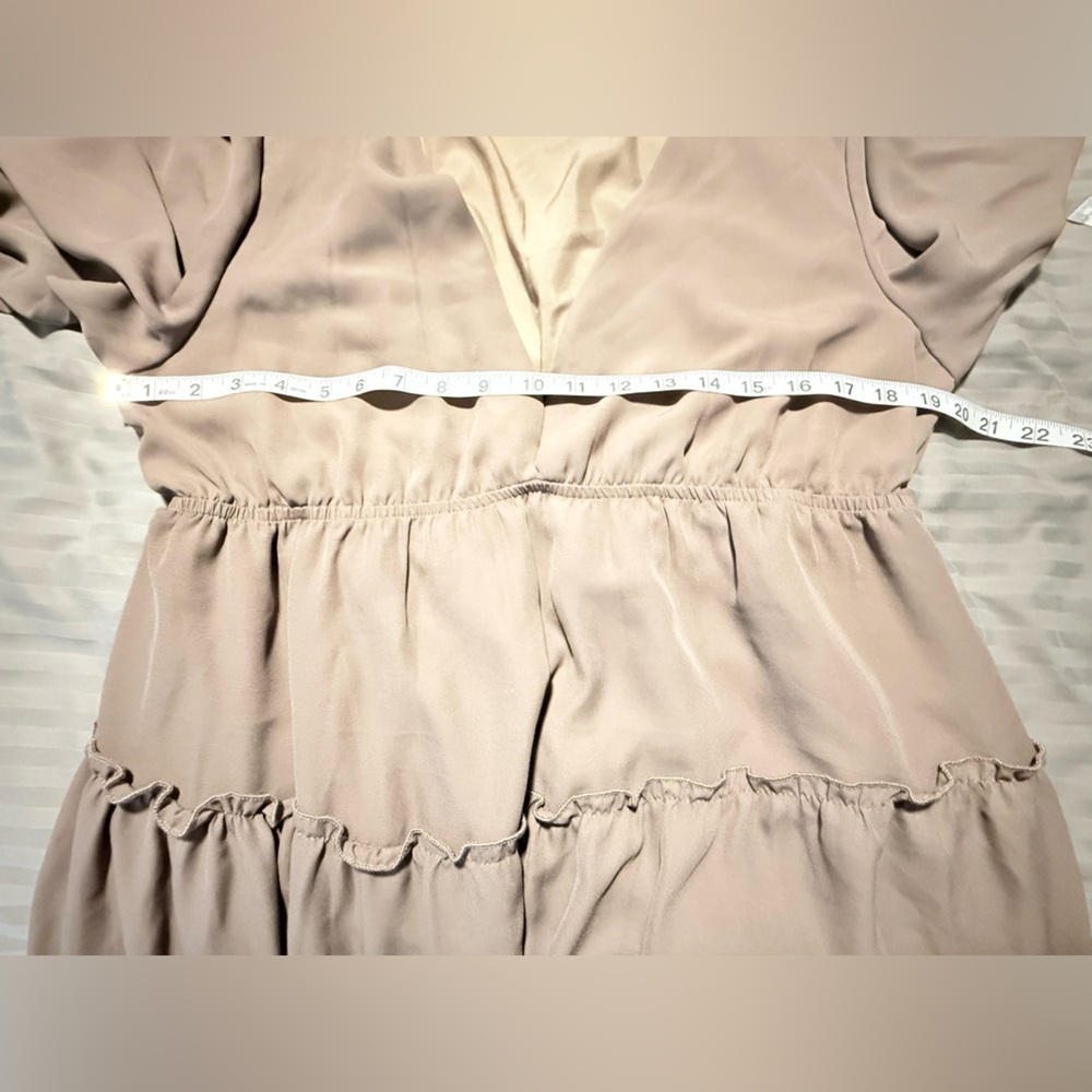 Elegant Beige Women's Dress - Picture 8 of 10
